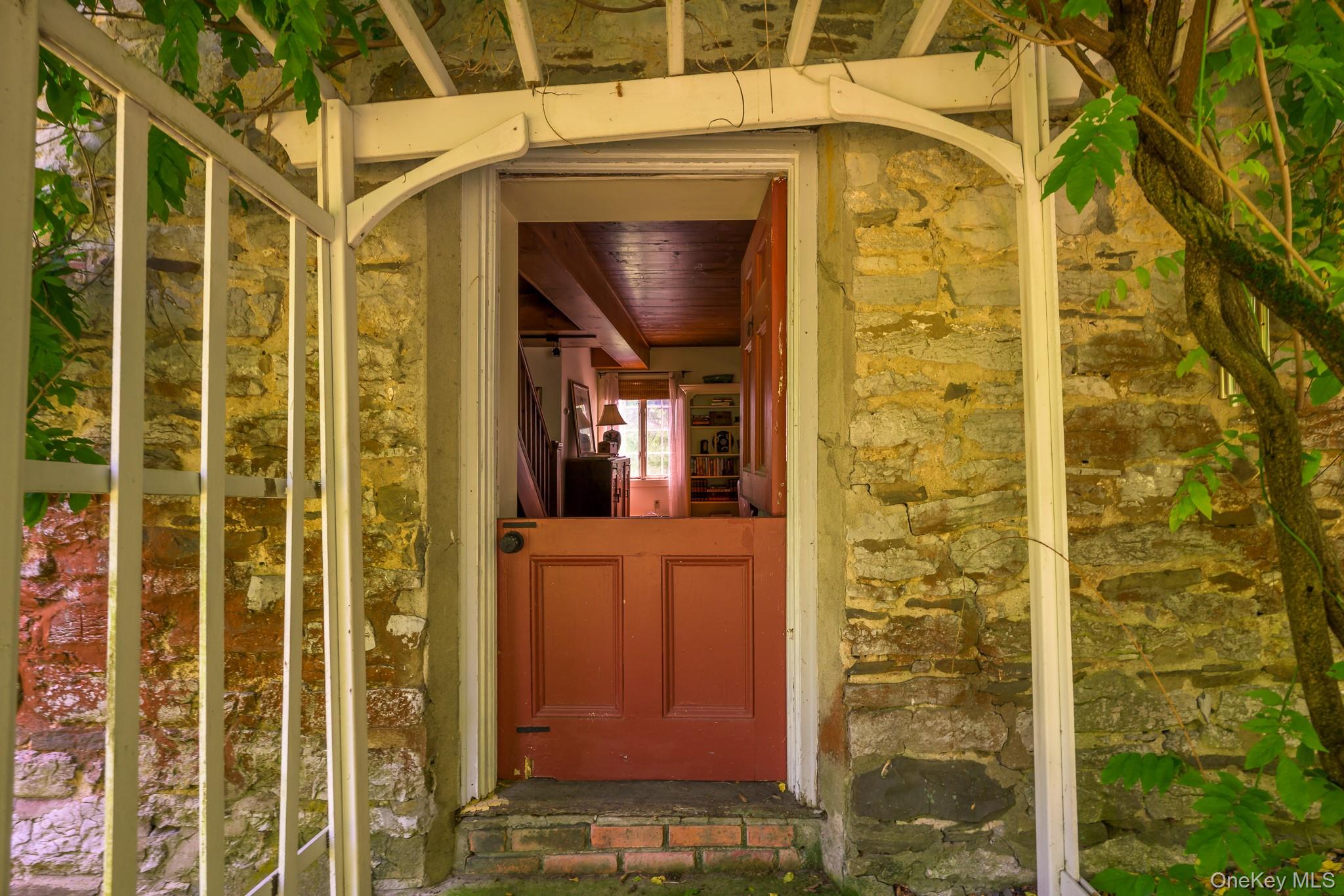 424 Bronck Mill Road, Coxsackie, NY 12192