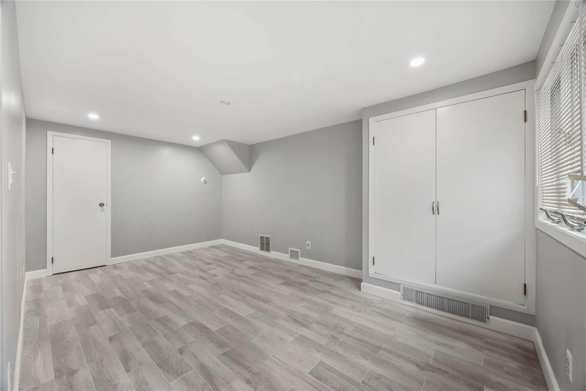 662 Interlaken Lane, North Babylon, NY 11703