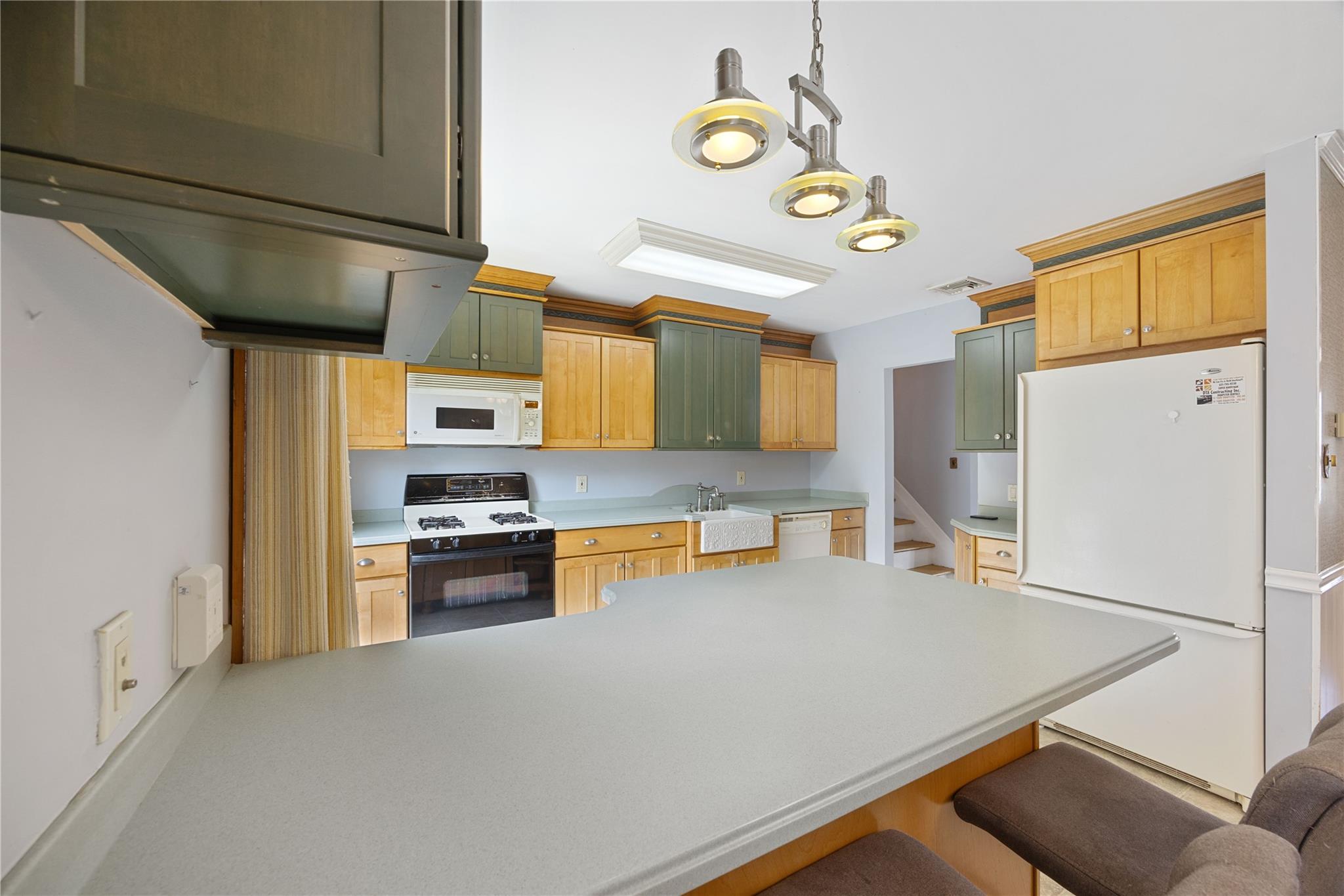 662 Interlaken Lane, North Babylon, NY 11703