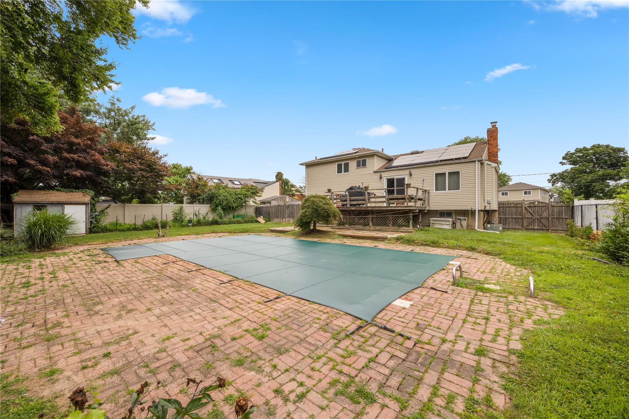 662 Interlaken Lane, North Babylon, NY 11703