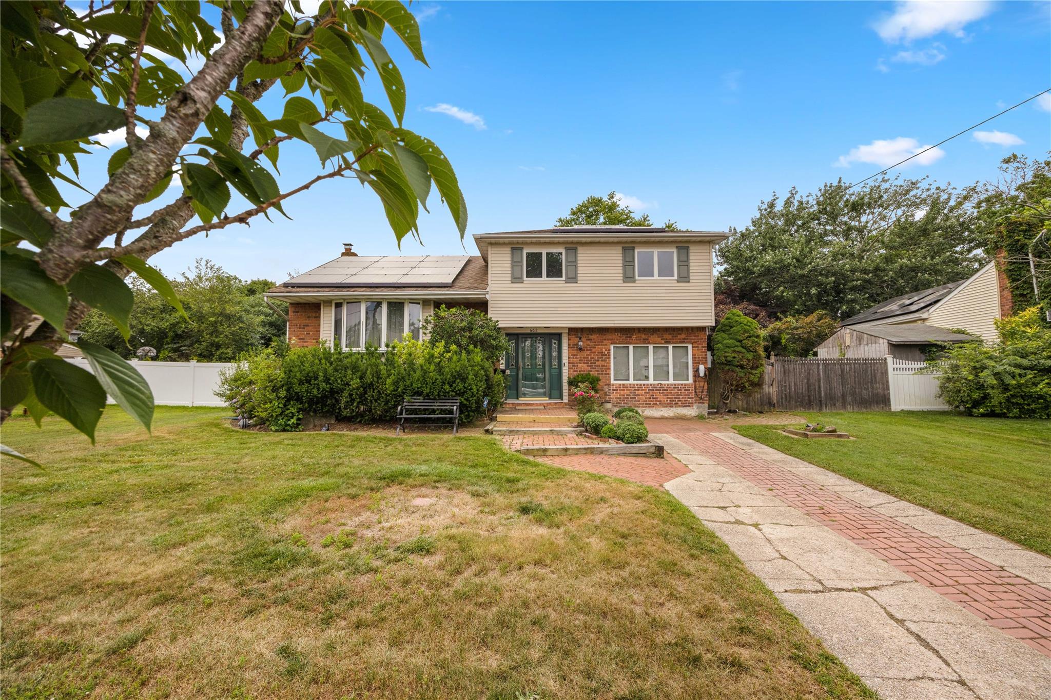 662 Interlaken Lane, North Babylon, NY 11703