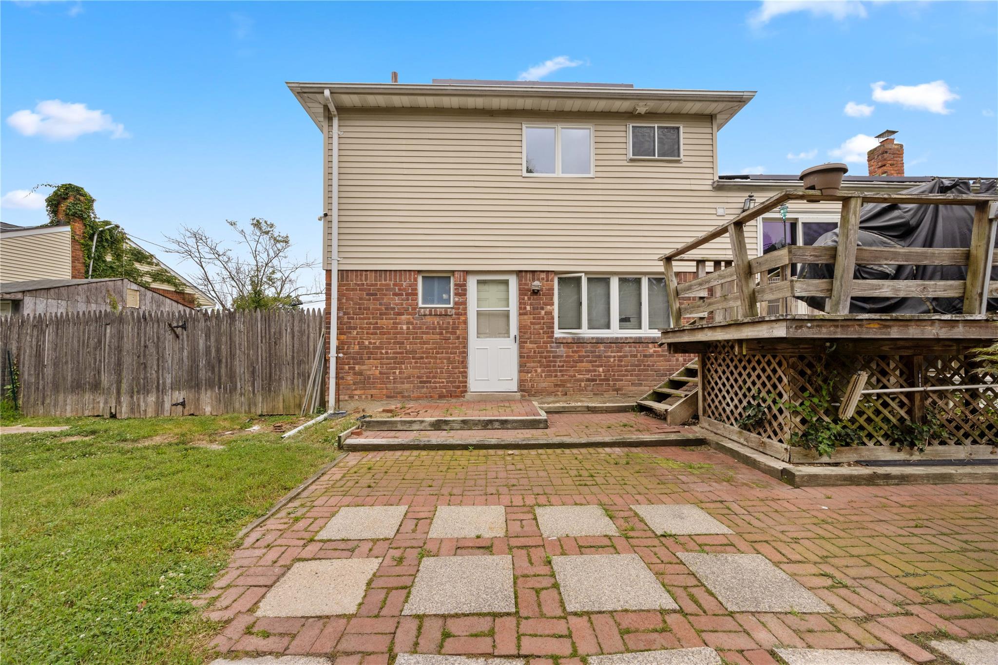 662 Interlaken Lane, North Babylon, NY 11703