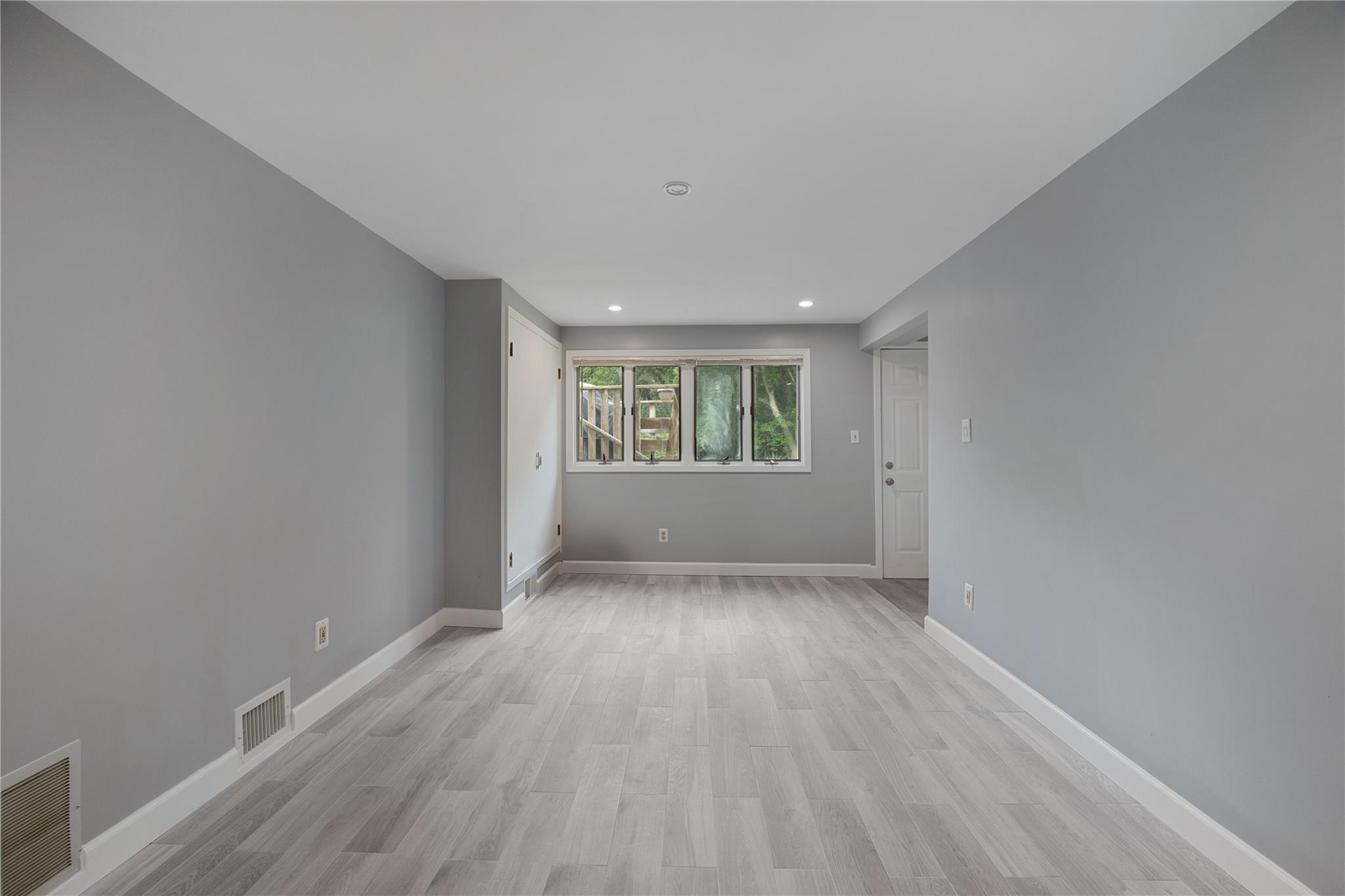 662 Interlaken Lane, North Babylon, NY 11703