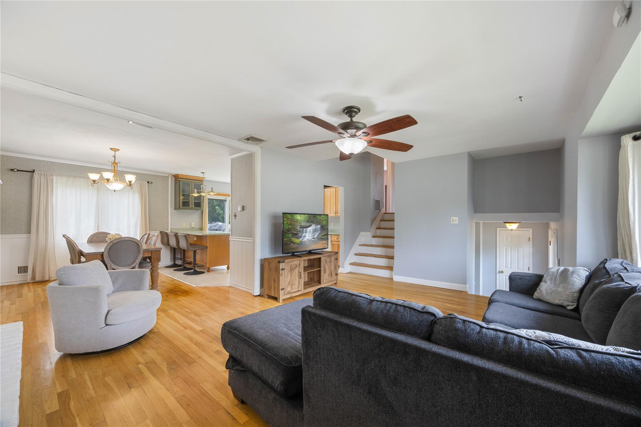 662 Interlaken Lane, North Babylon, NY 11703