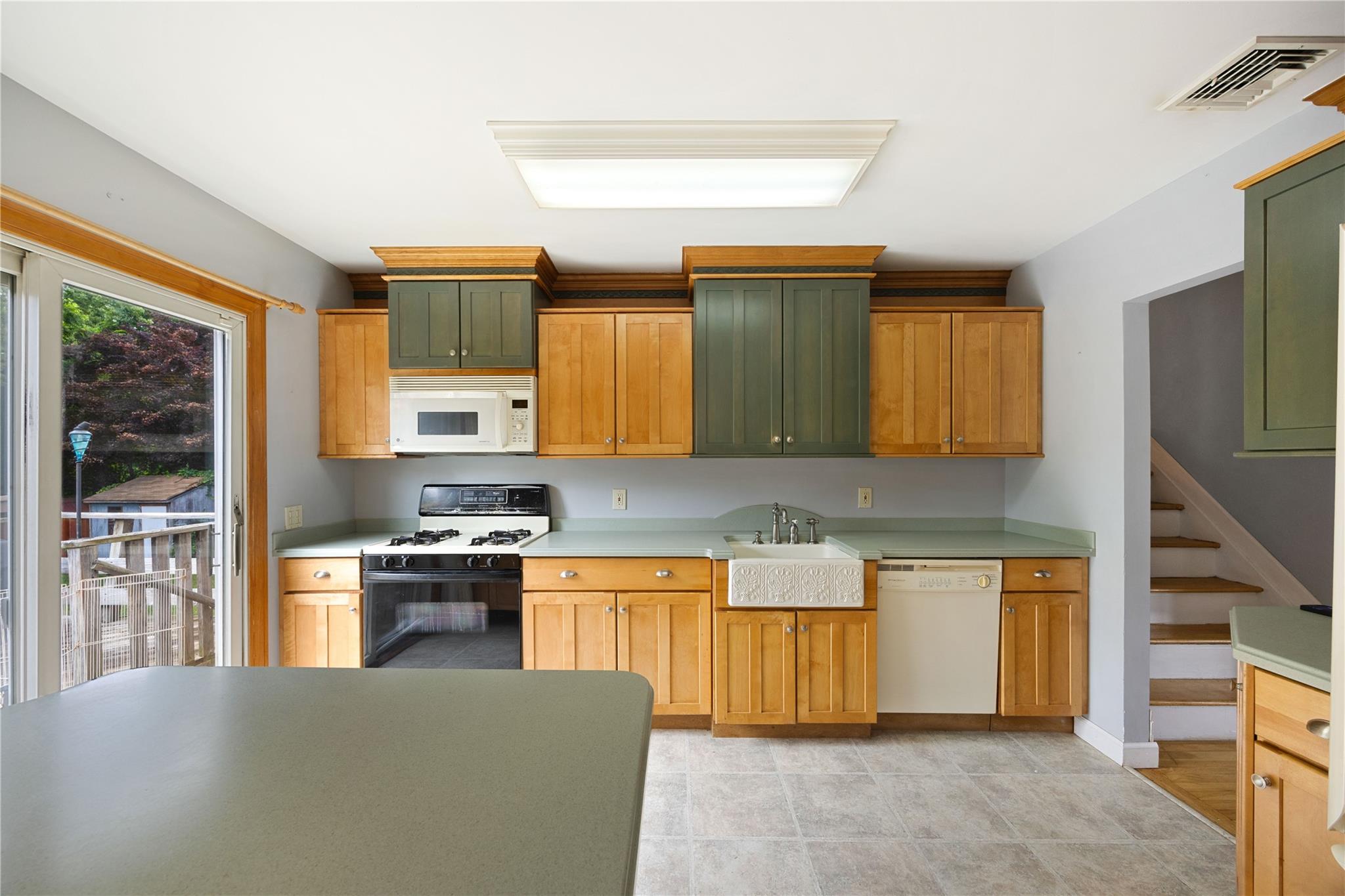 662 Interlaken Lane, North Babylon, NY 11703