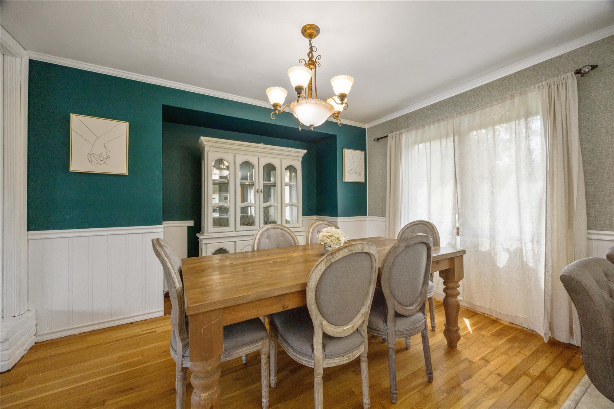 662 Interlaken Lane, North Babylon, NY 11703