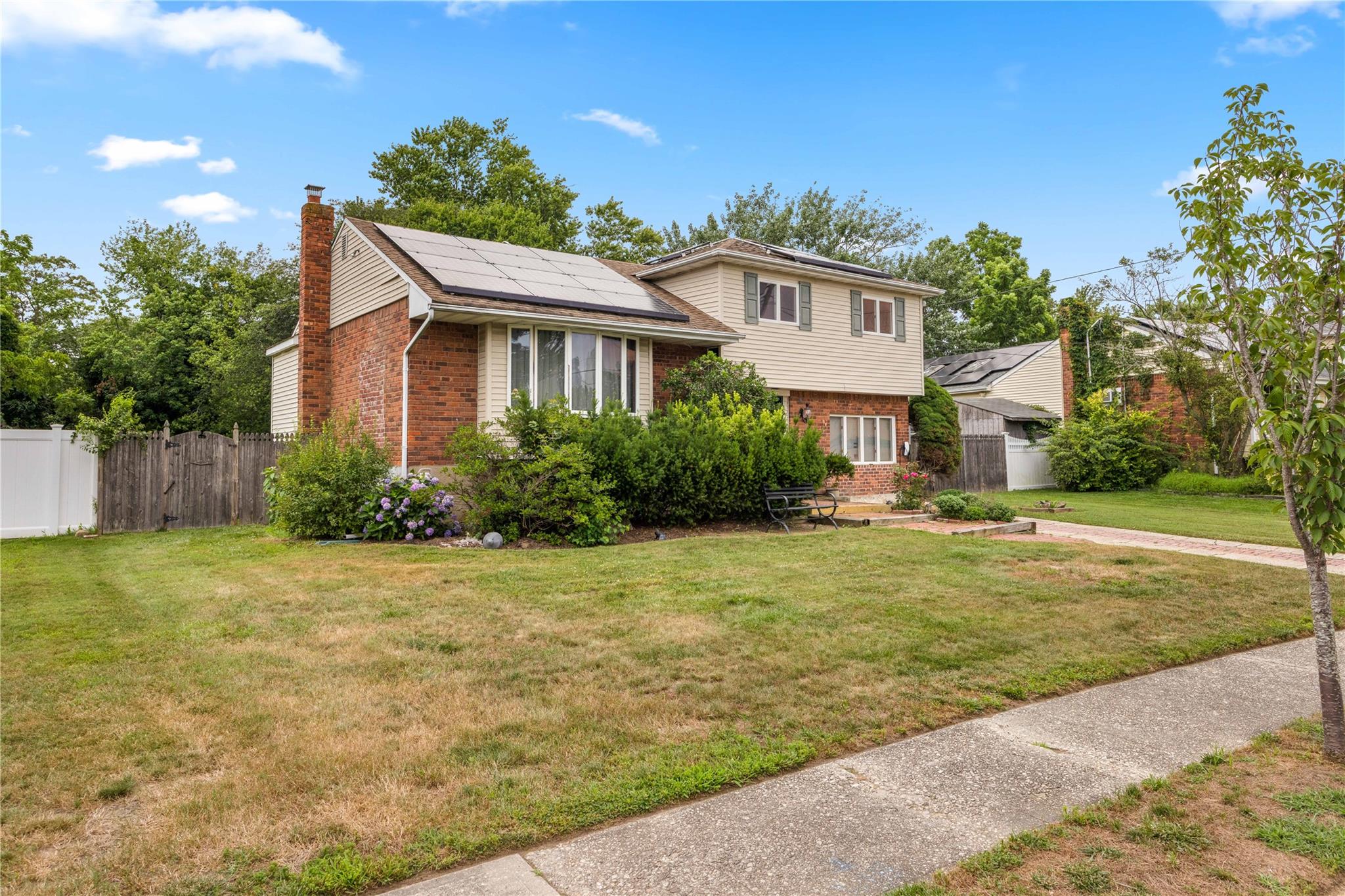 662 Interlaken Lane, North Babylon, NY 11703