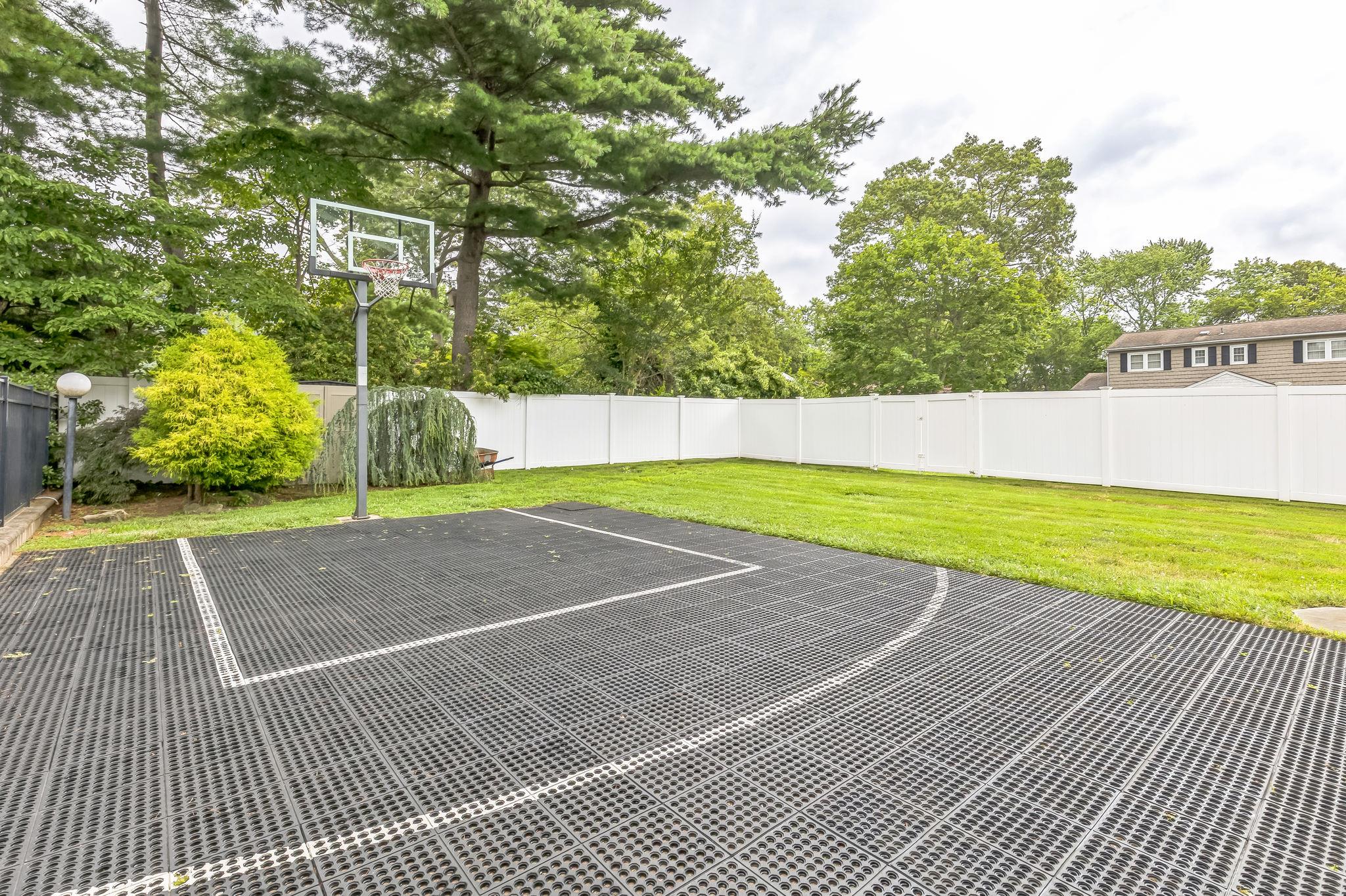 21 Tulipwood Drive, Commack, NY 11725