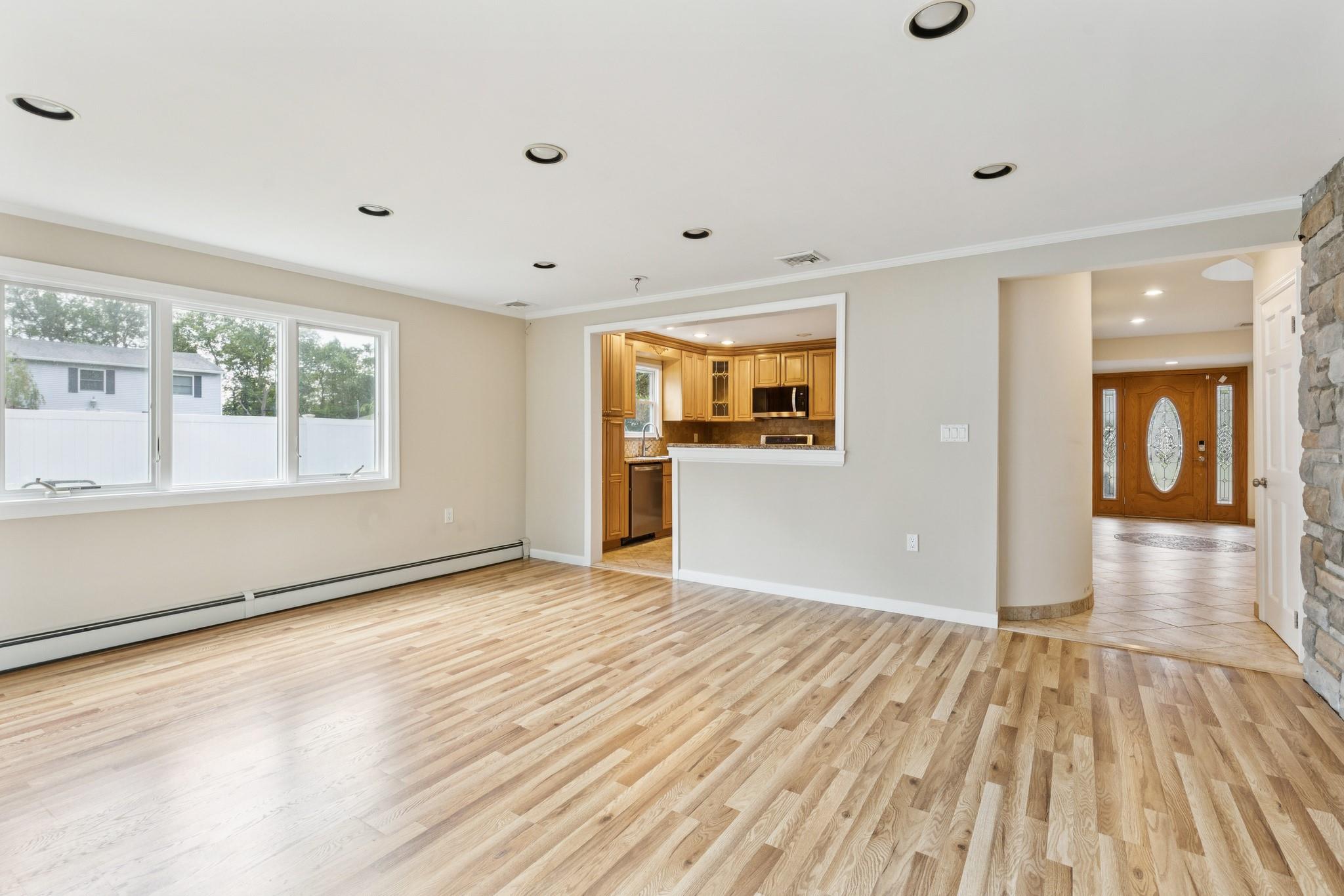 21 Tulipwood Drive, Commack, NY 11725