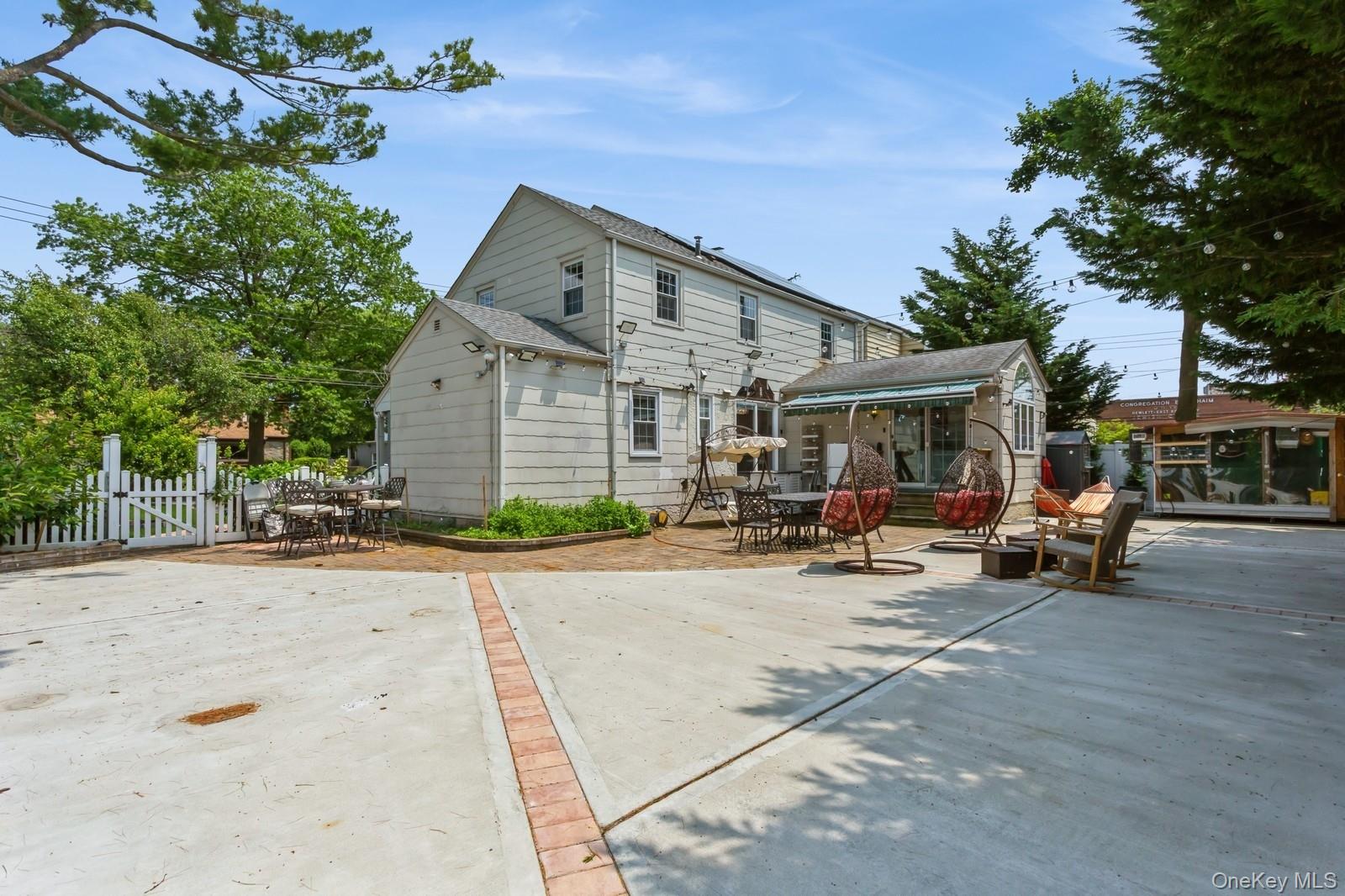 1 Howland Road, East Rockaway, NY 11518