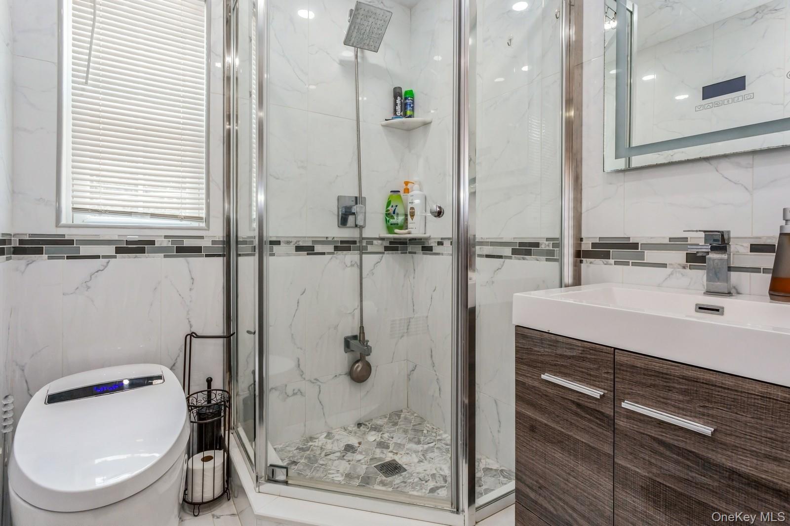 1 Howland Road, East Rockaway, NY 11518