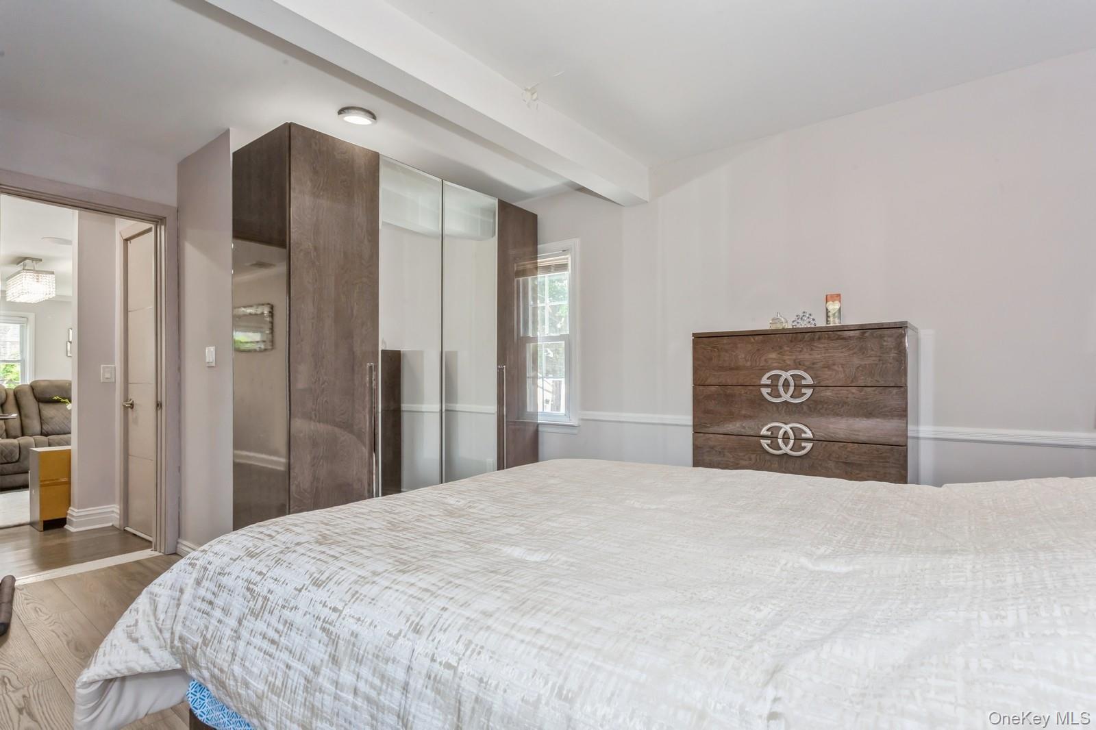 1 Howland Road, East Rockaway, NY 11518