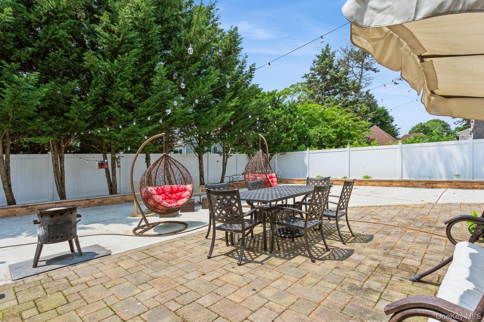 1 Howland Road, East Rockaway, NY 11518