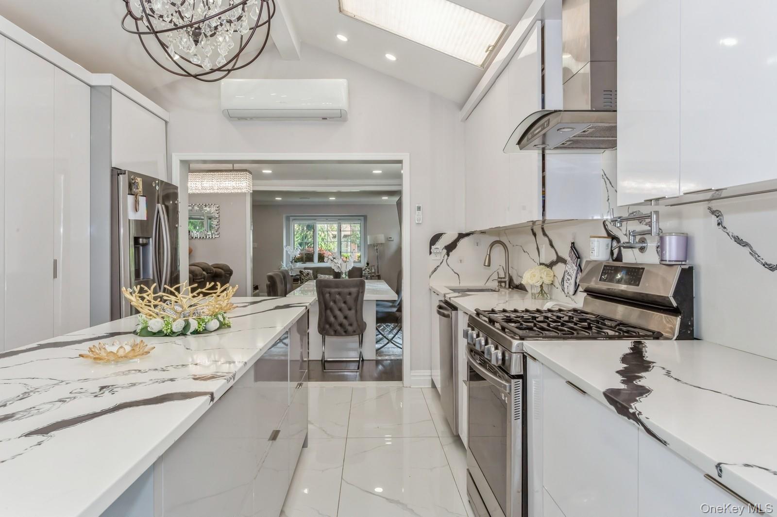 1 Howland Road, East Rockaway, NY 11518