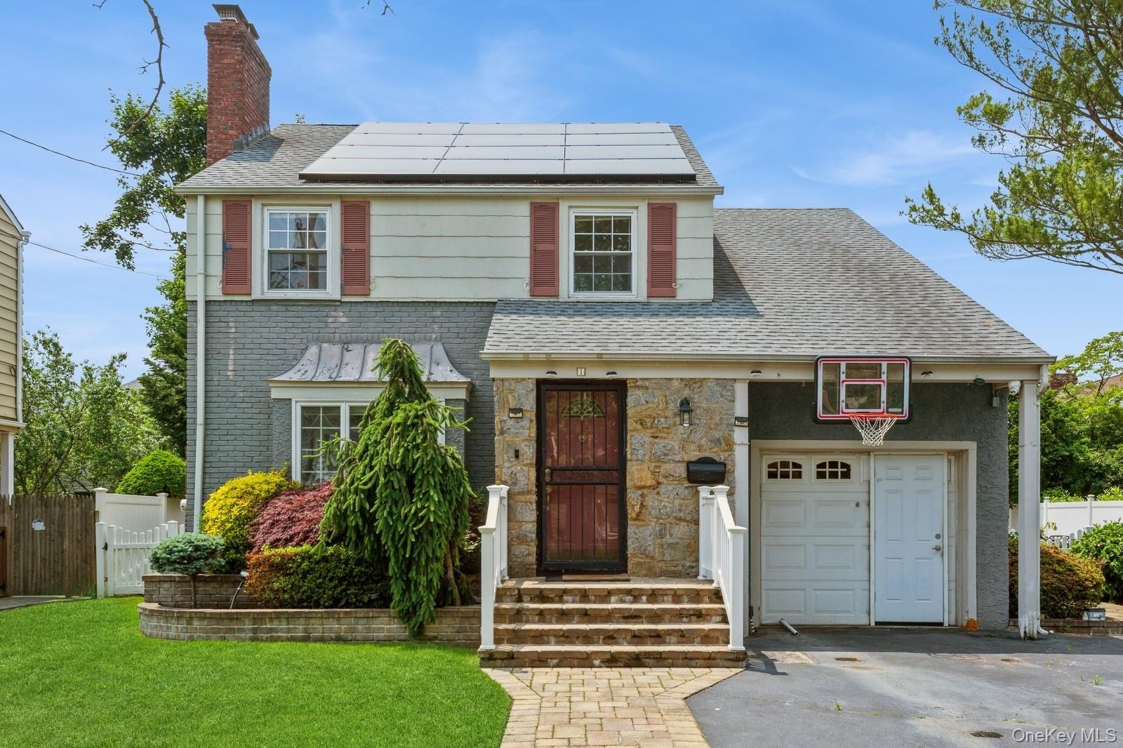 1 Howland Road, East Rockaway, NY 11518