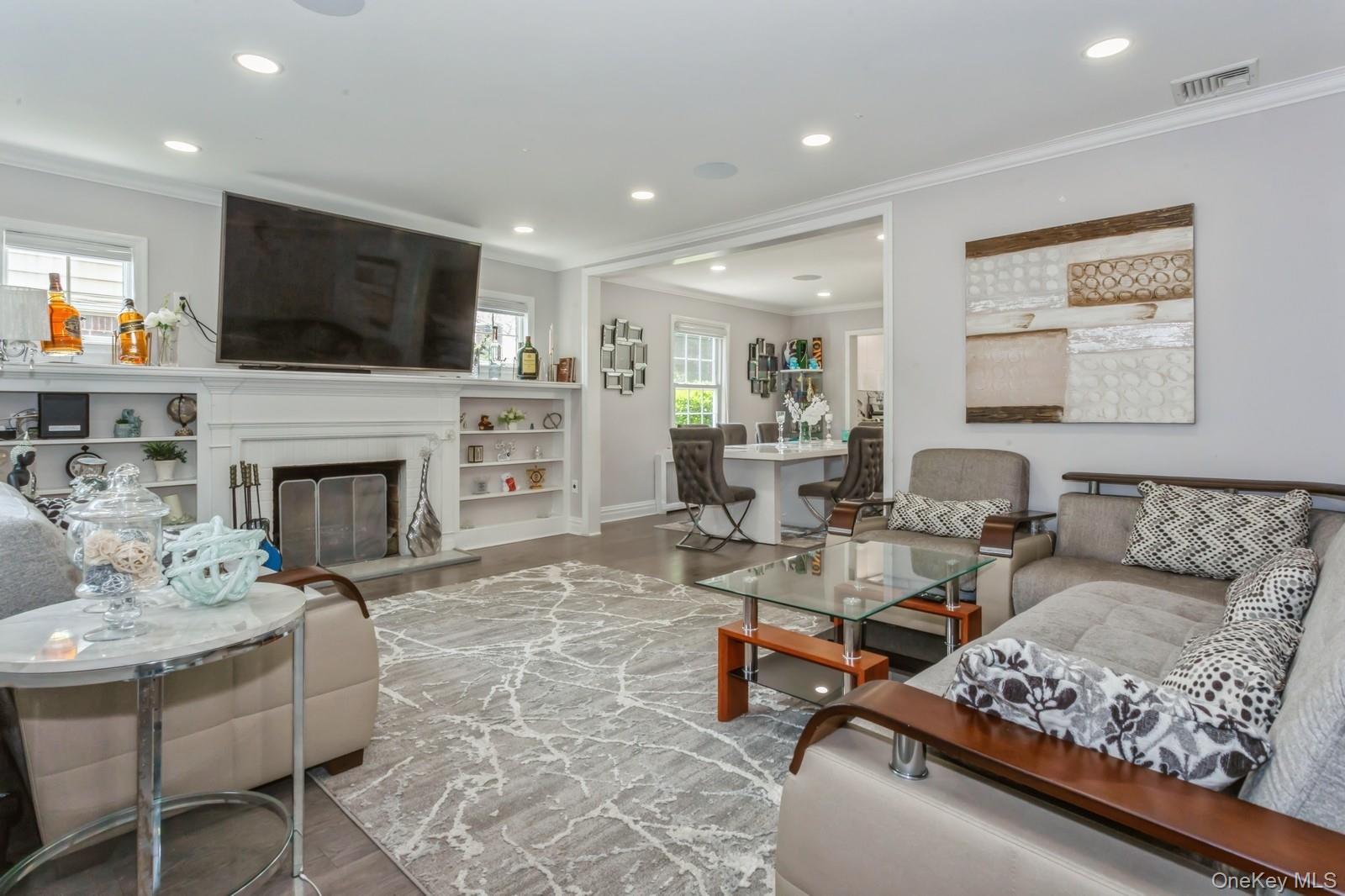 1 Howland Road, East Rockaway, NY 11518