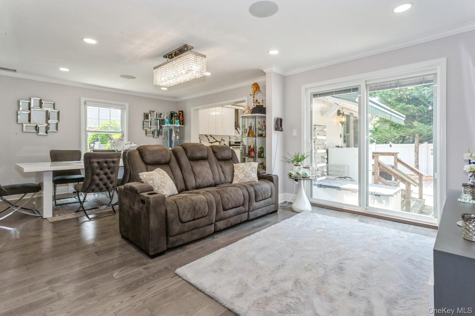 1 Howland Road, East Rockaway, NY 11518