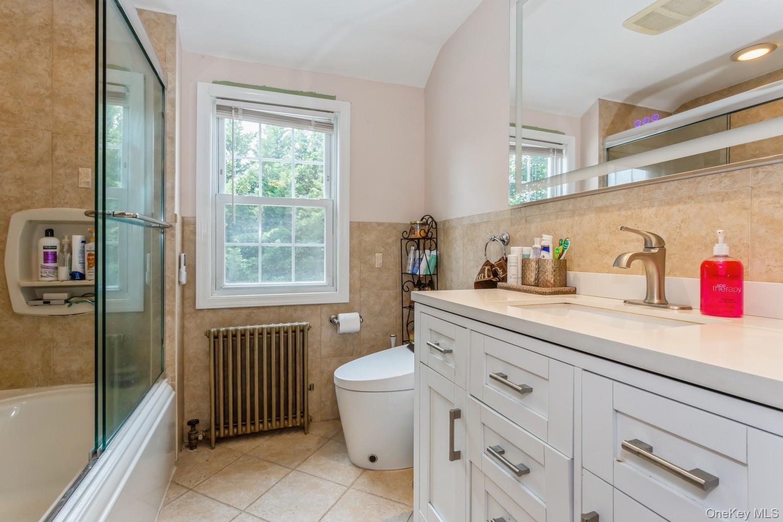 1 Howland Road, East Rockaway, NY 11518