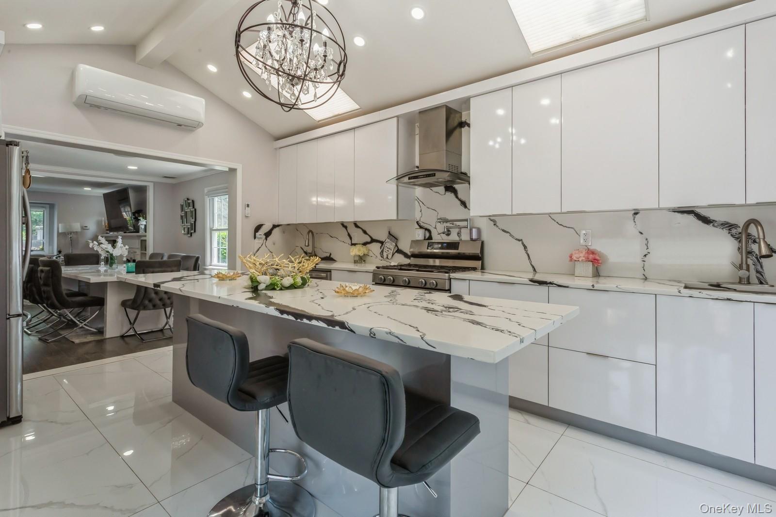 1 Howland Road, East Rockaway, NY 11518