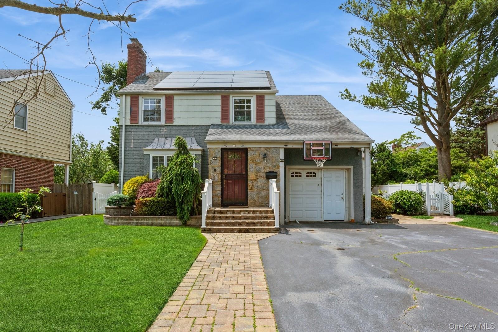 1 Howland Road, East Rockaway, NY 11518