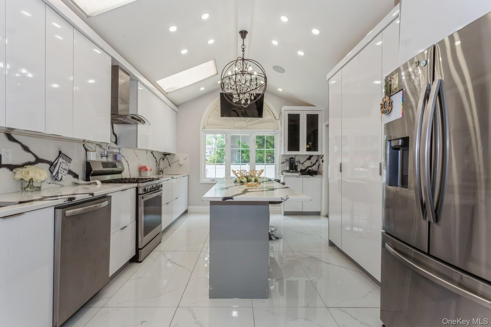 1 Howland Road, East Rockaway, NY 11518