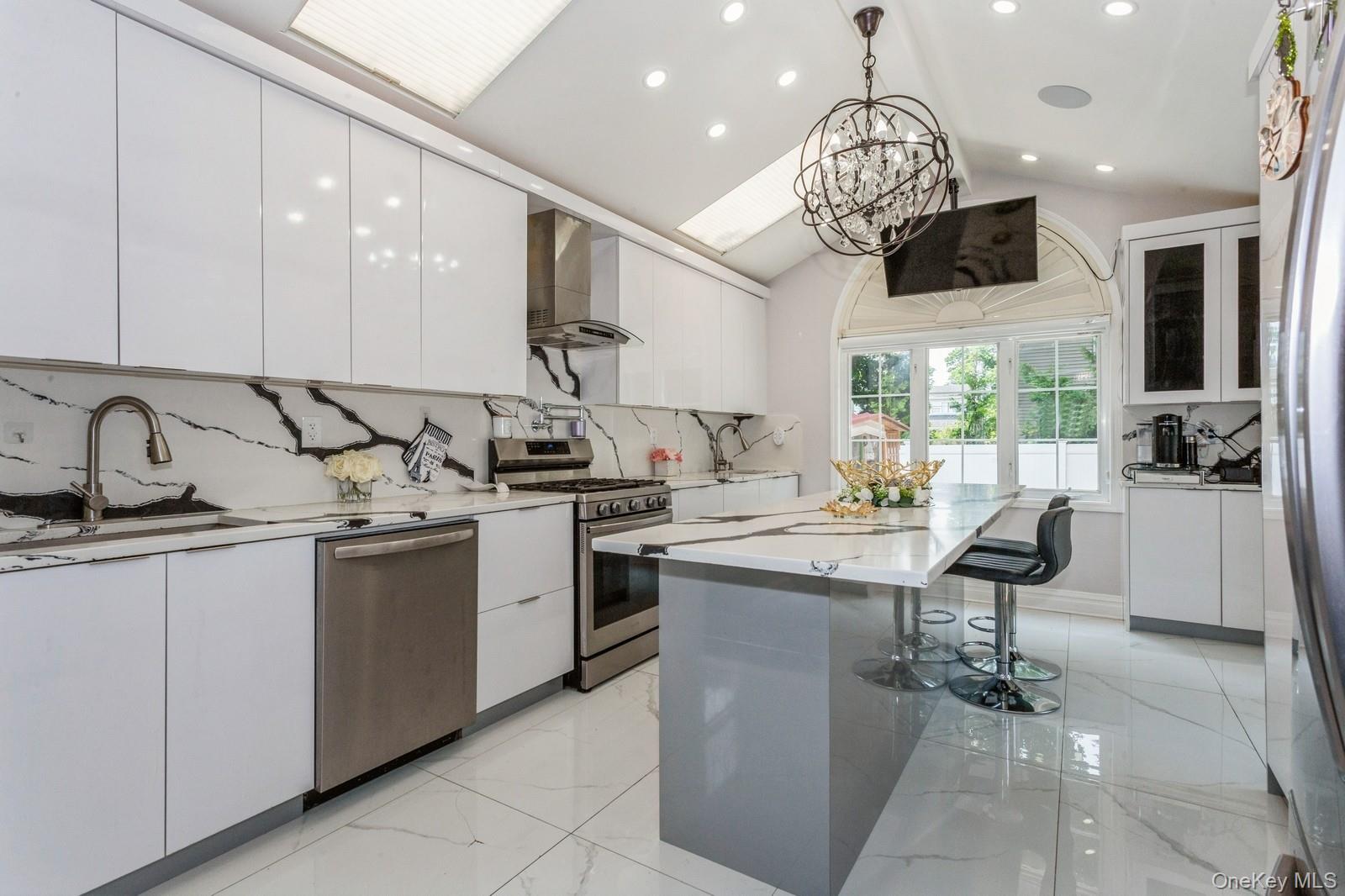 1 Howland Road, East Rockaway, NY 11518