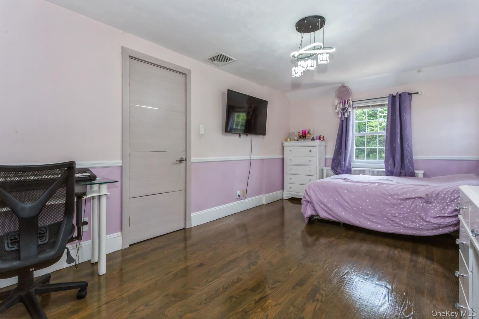 1 Howland Road, East Rockaway, NY 11518