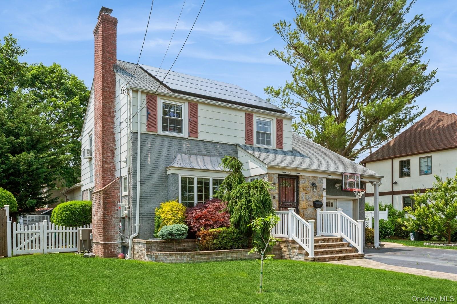 1 Howland Road, East Rockaway, NY 11518