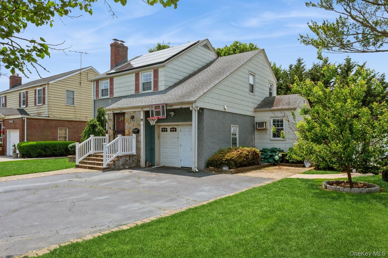 1 Howland Road, East Rockaway, NY 11518