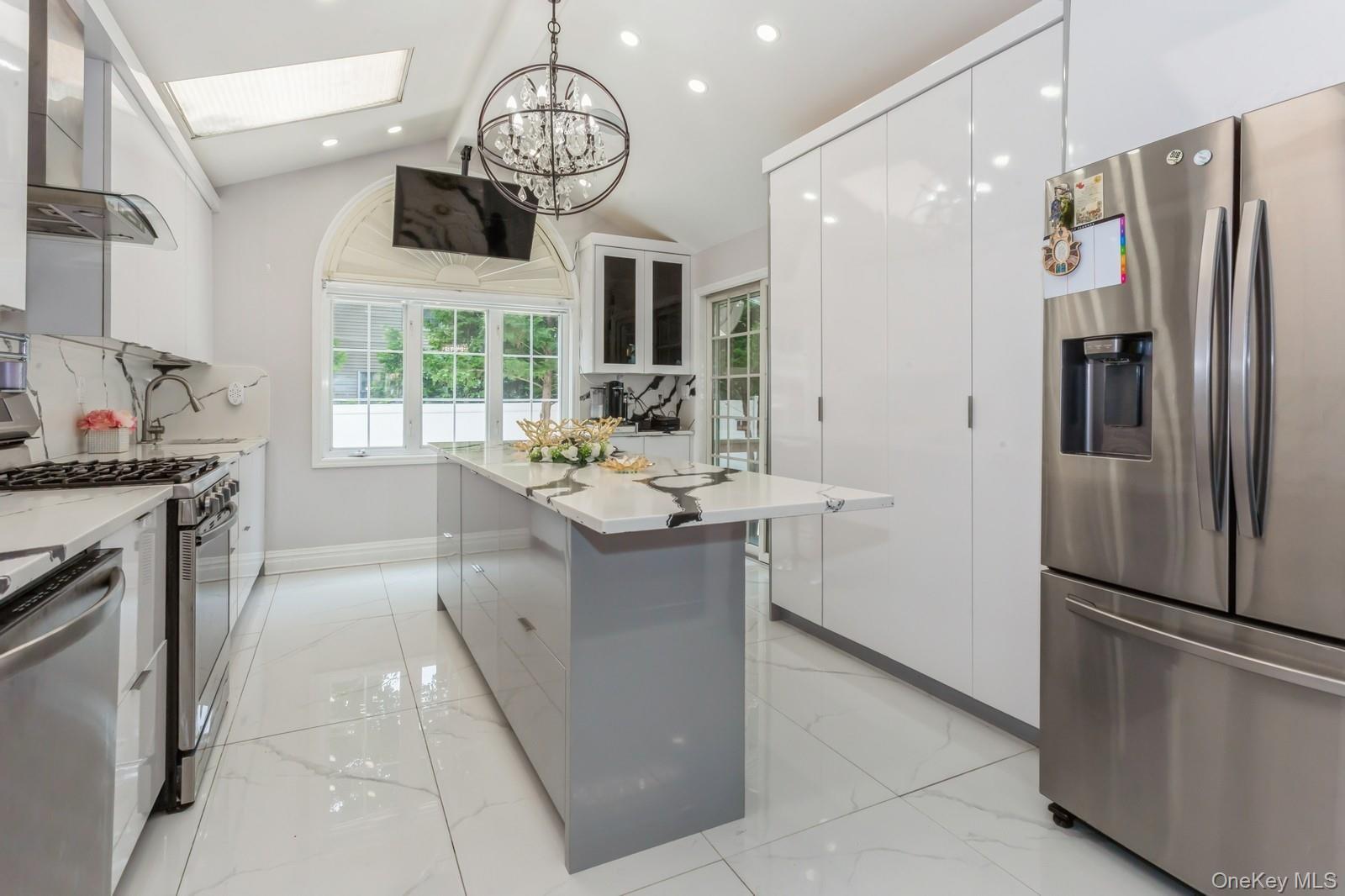 1 Howland Road, East Rockaway, NY 11518