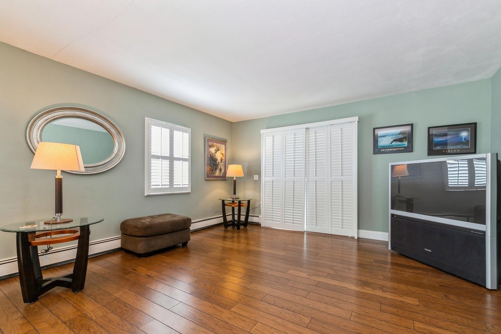 14 Cobble Lane, Levittown, NY 11756