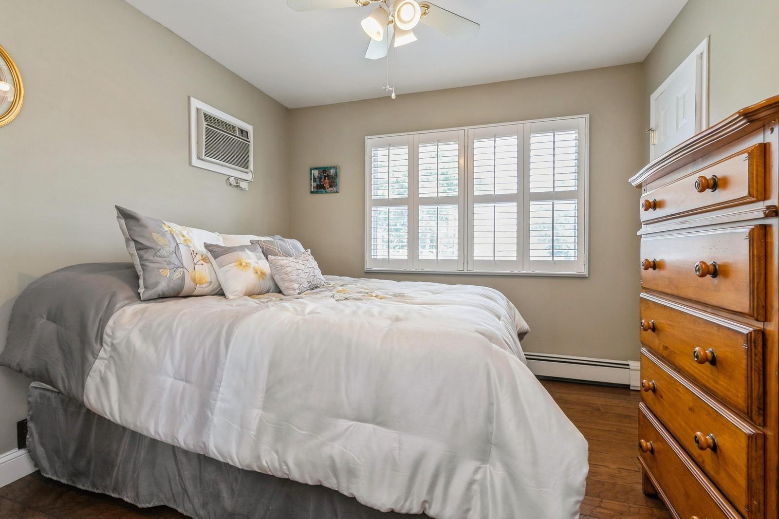 14 Cobble Lane, Levittown, NY 11756