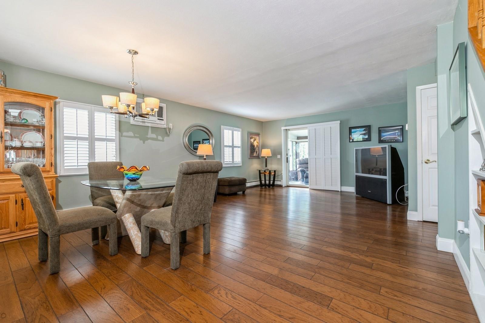 14 Cobble Lane, Levittown, NY 11756