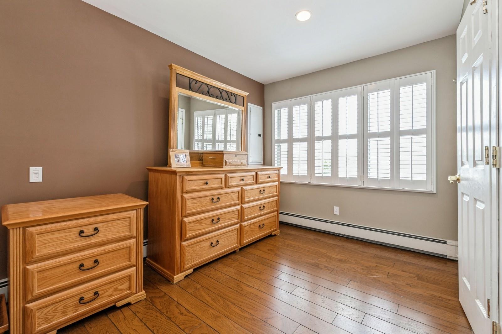 14 Cobble Lane, Levittown, NY 11756