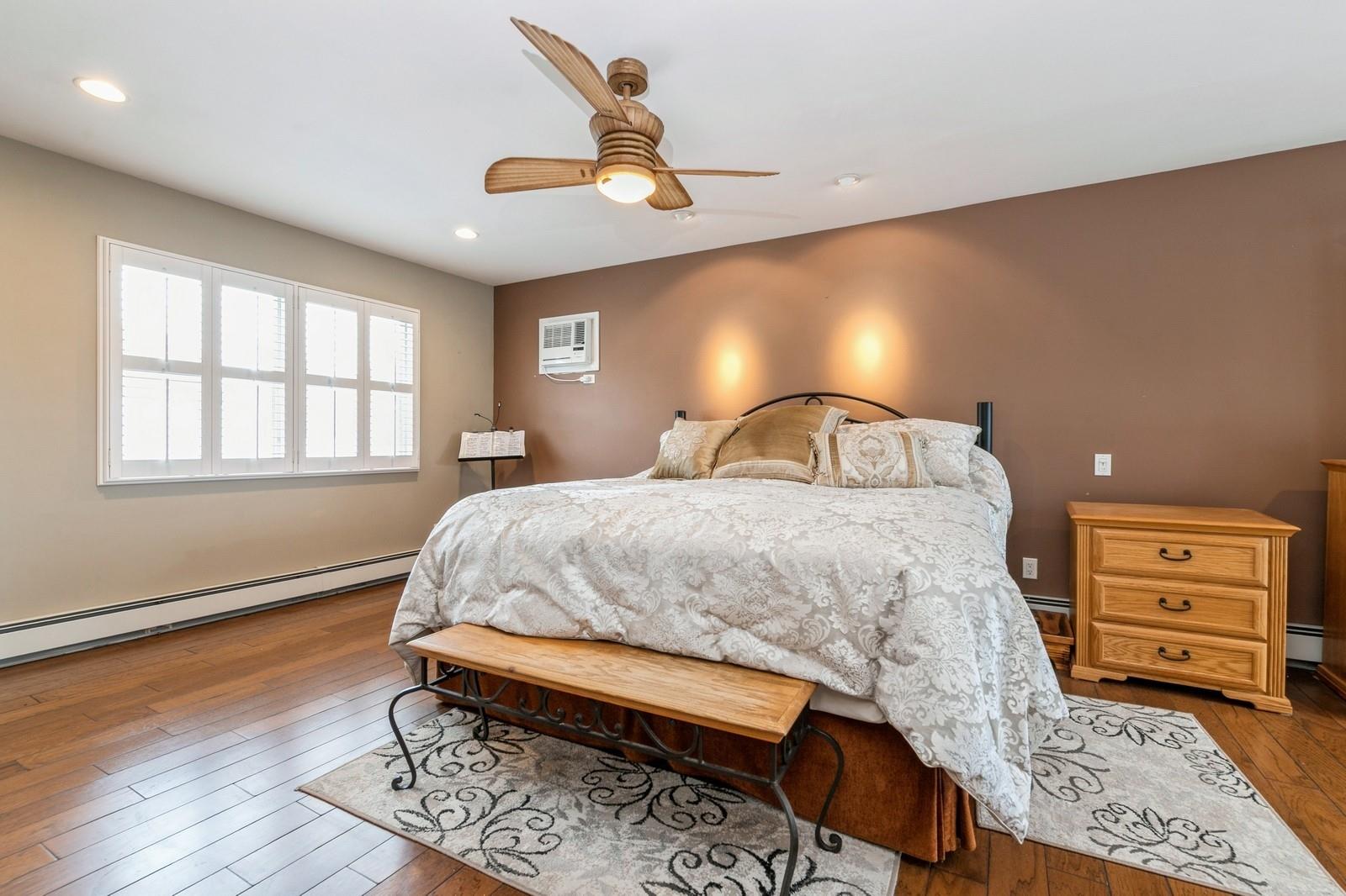 14 Cobble Lane, Levittown, NY 11756