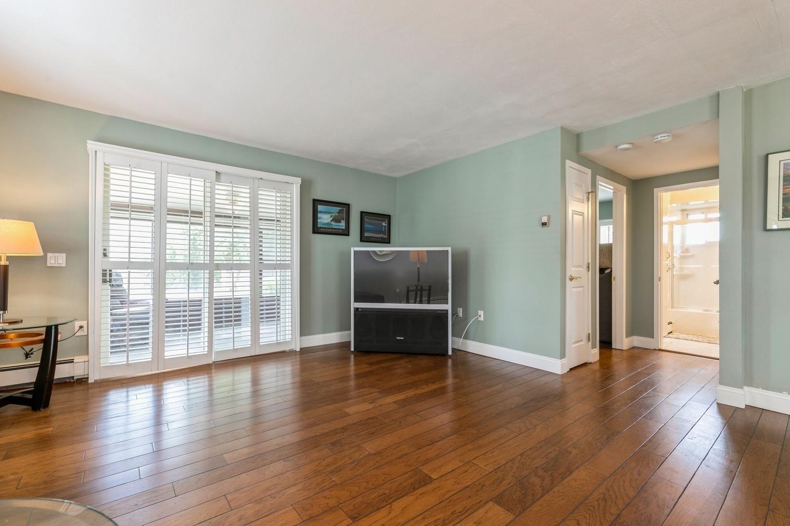 14 Cobble Lane, Levittown, NY 11756