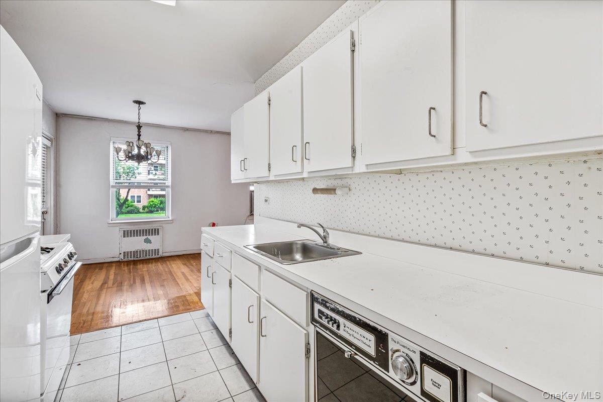 16241 Powells Cove Boulevard # 2S, Whitestone, NY 11357