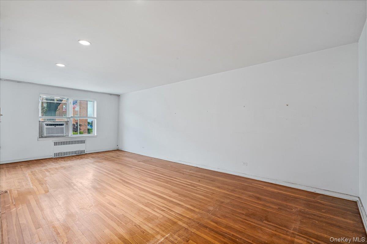 16241 Powells Cove Boulevard # 2S, Whitestone, NY 11357