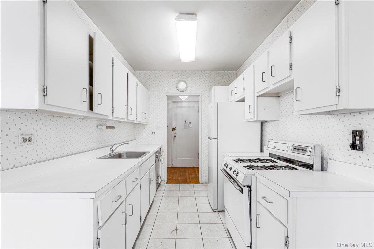 16241 Powells Cove Boulevard # 2S, Whitestone, NY 11357