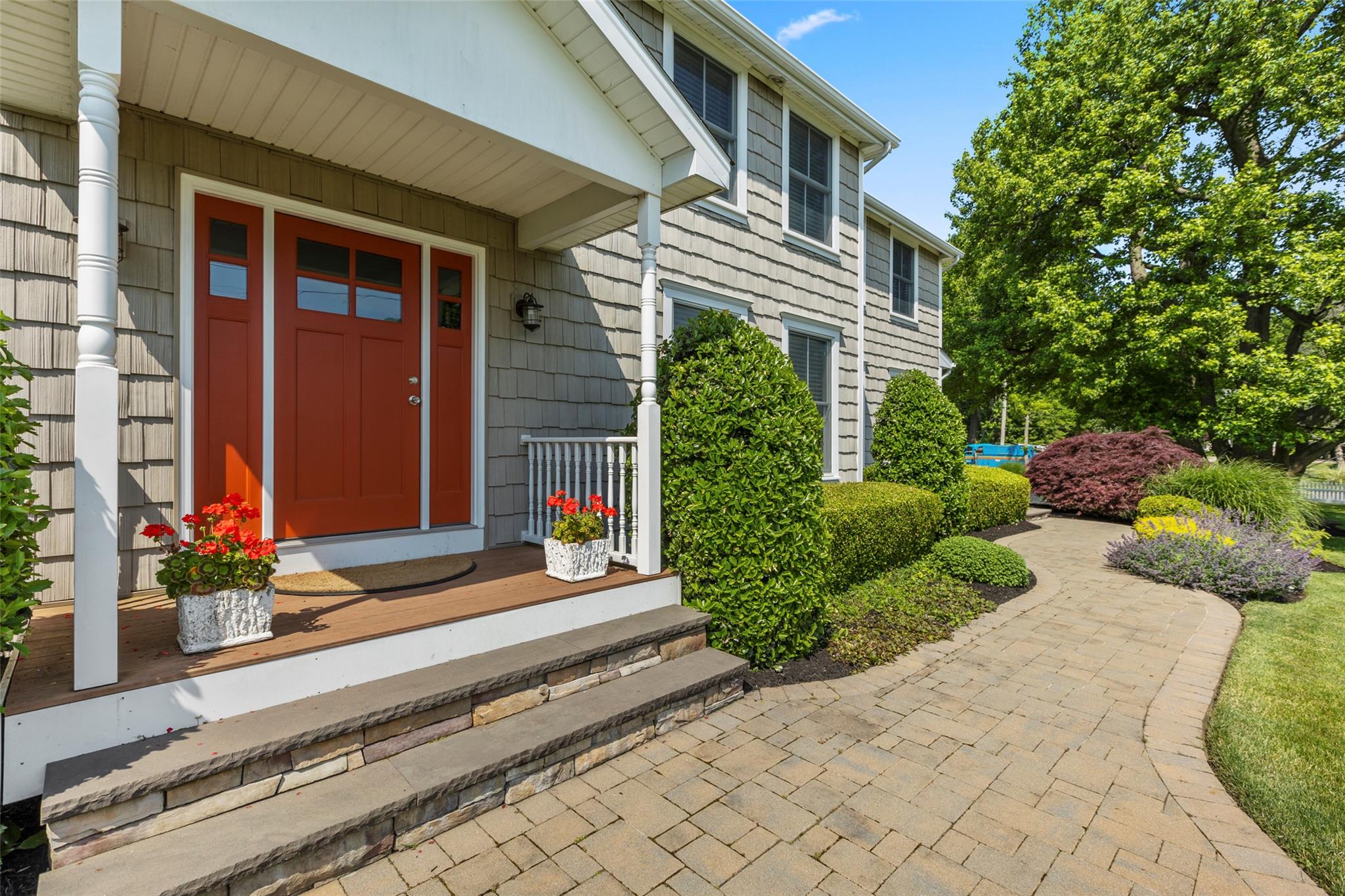 16 Dyke Road, Setauket, NY 11733