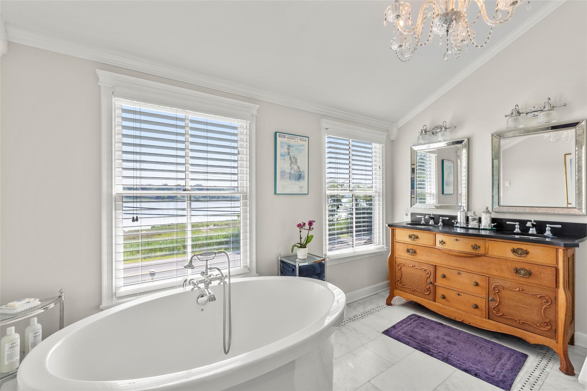 16 Dyke Road, Setauket, NY 11733