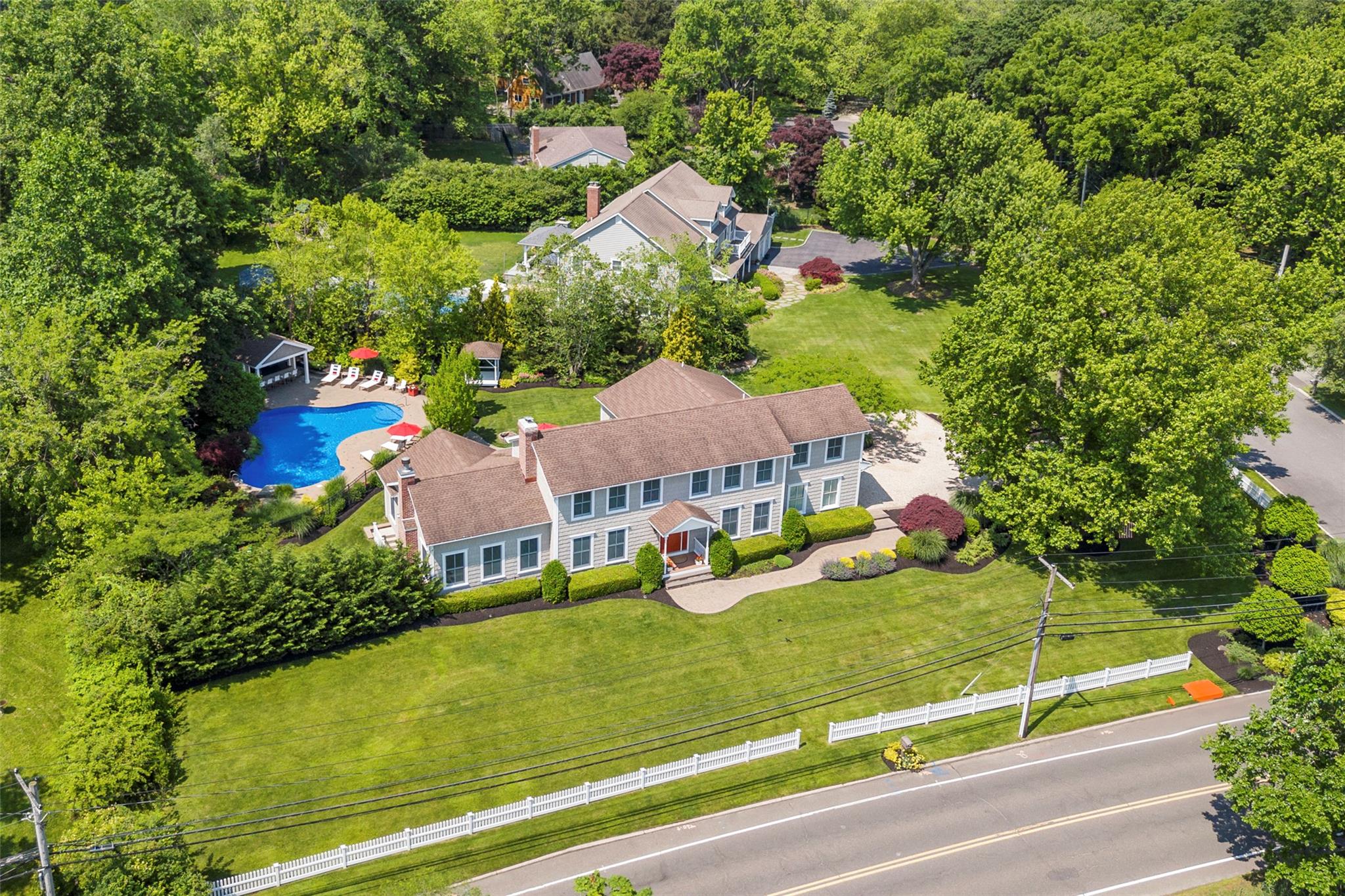 16 Dyke Road, Setauket, NY 11733