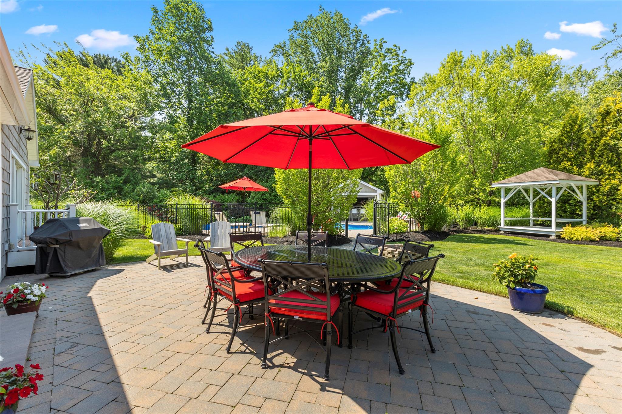 16 Dyke Road, Setauket, NY 11733