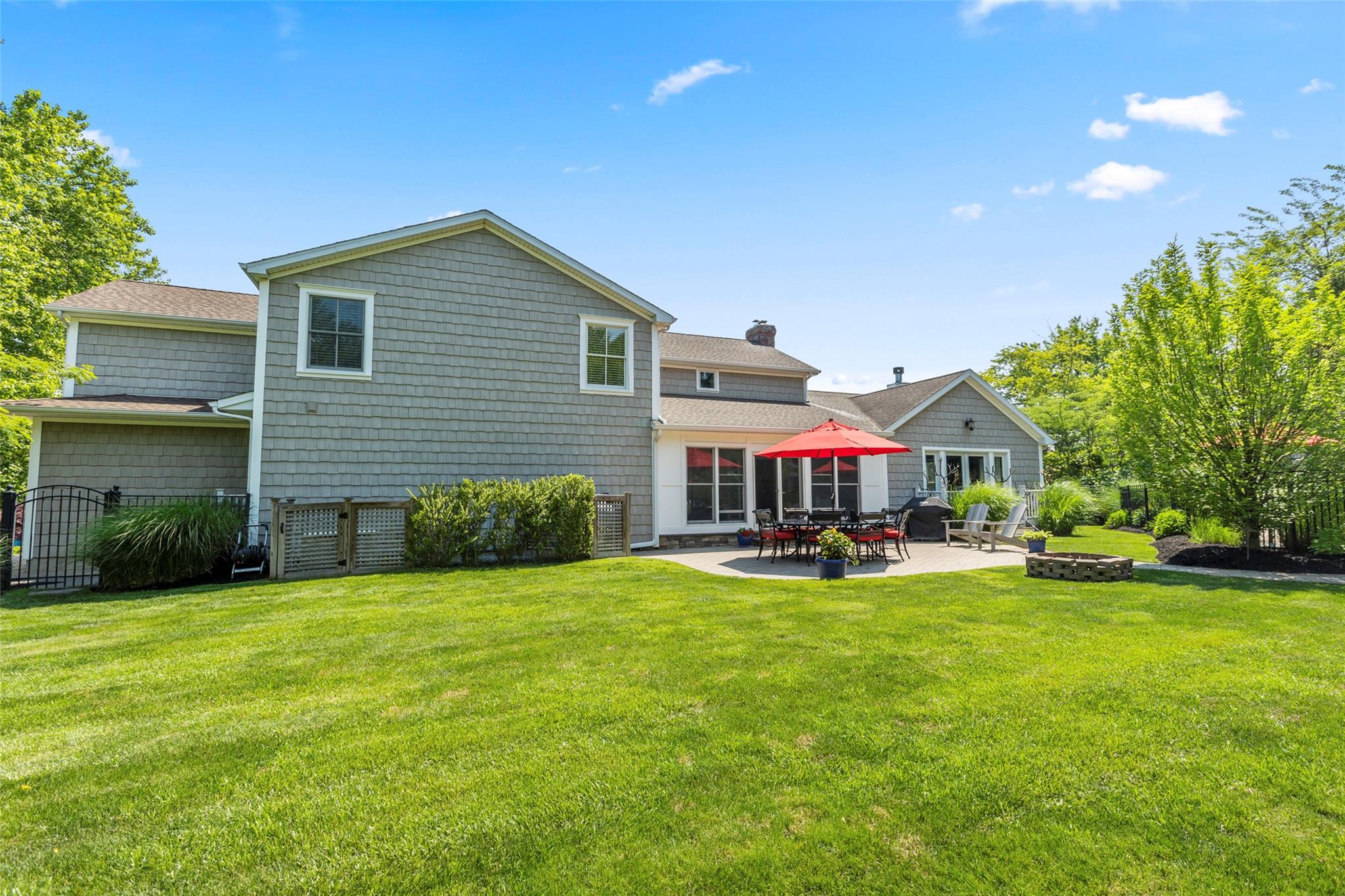 16 Dyke Road, Setauket, NY 11733