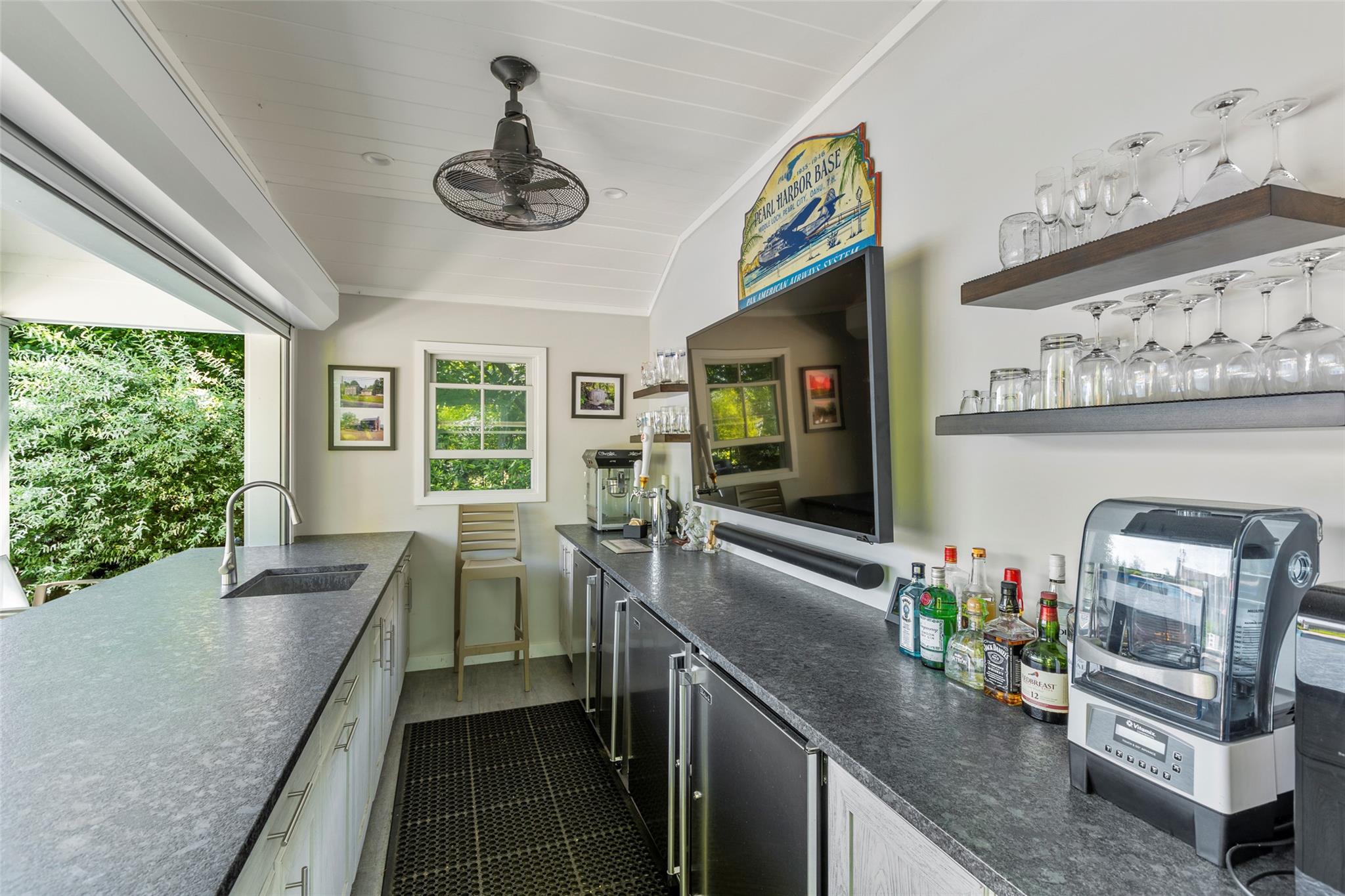 16 Dyke Road, Setauket, NY 11733