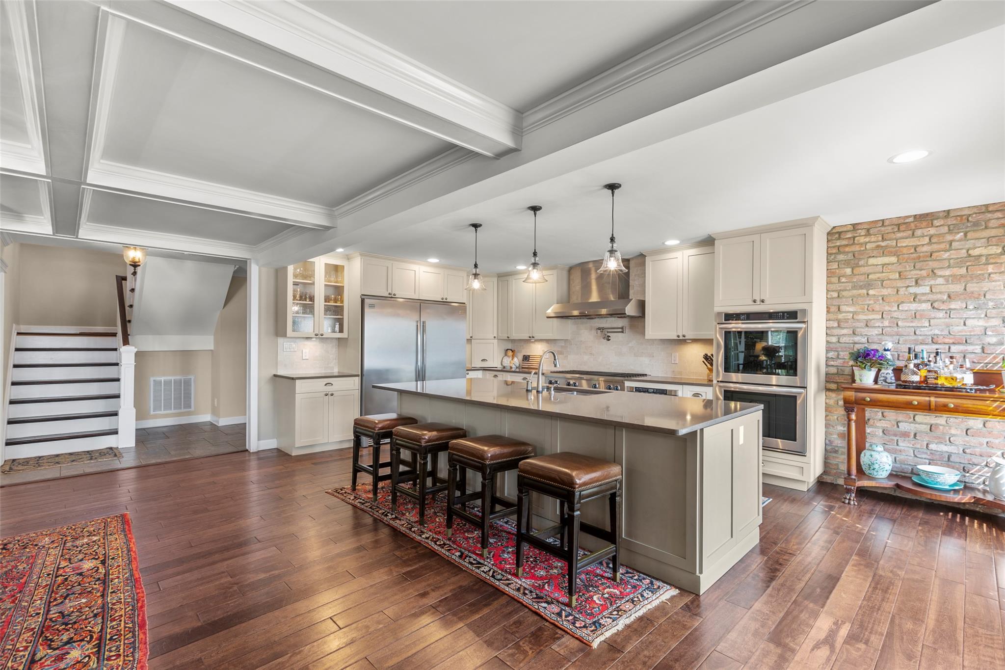 16 Dyke Road, Setauket, NY 11733