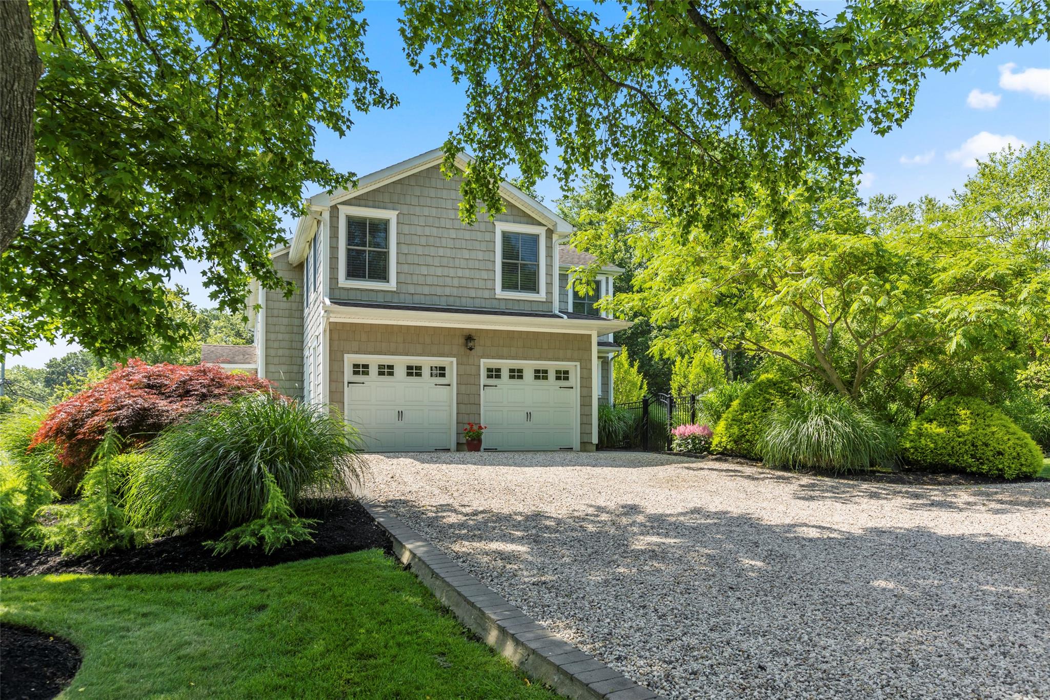 16 Dyke Road, Setauket, NY 11733