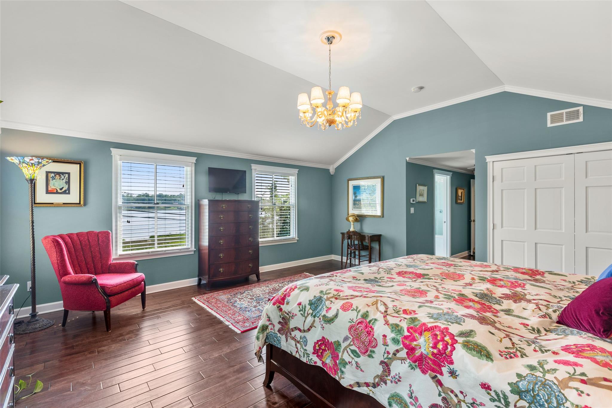 16 Dyke Road, Setauket, NY 11733