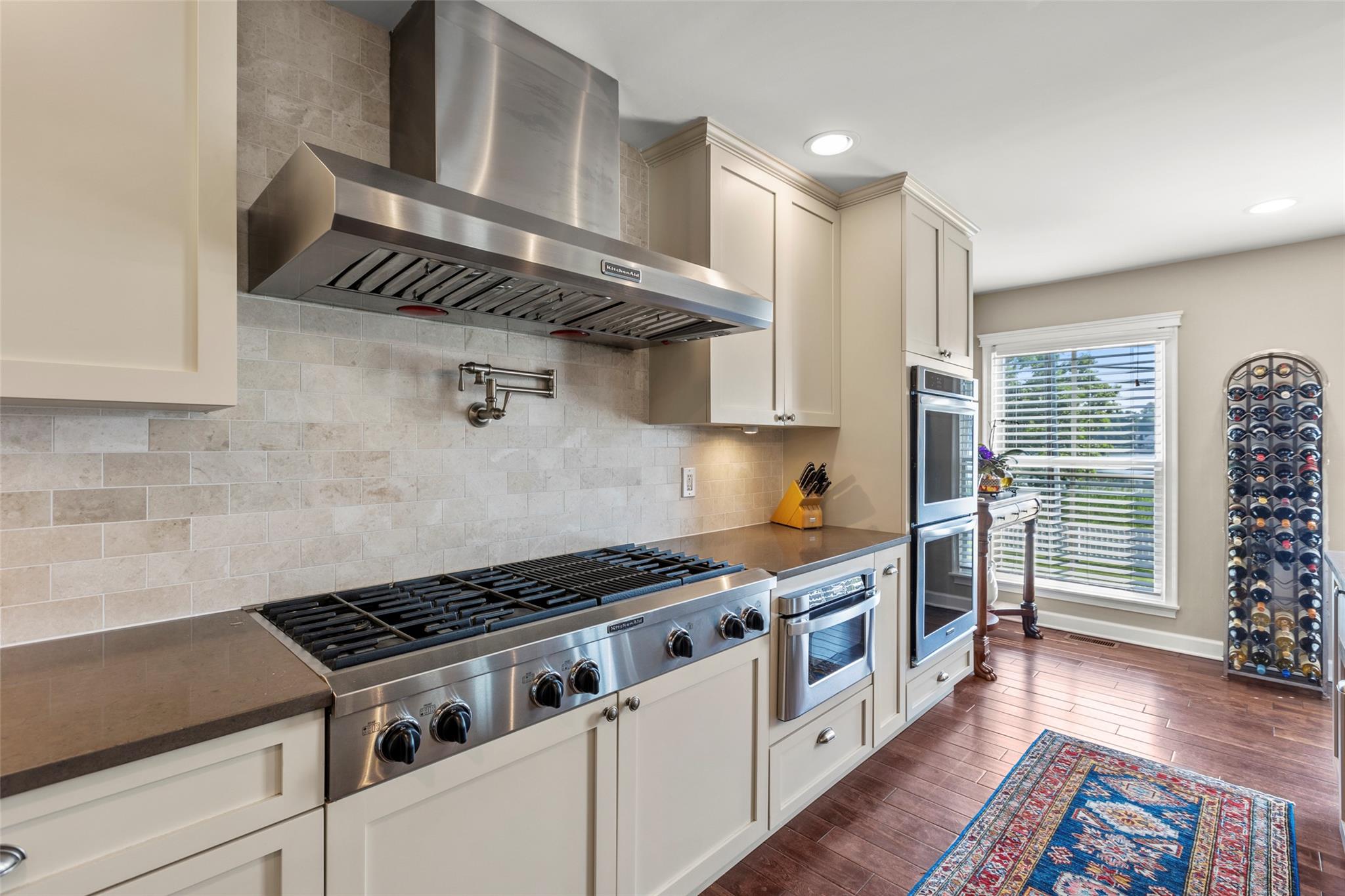 16 Dyke Road, Setauket, NY 11733