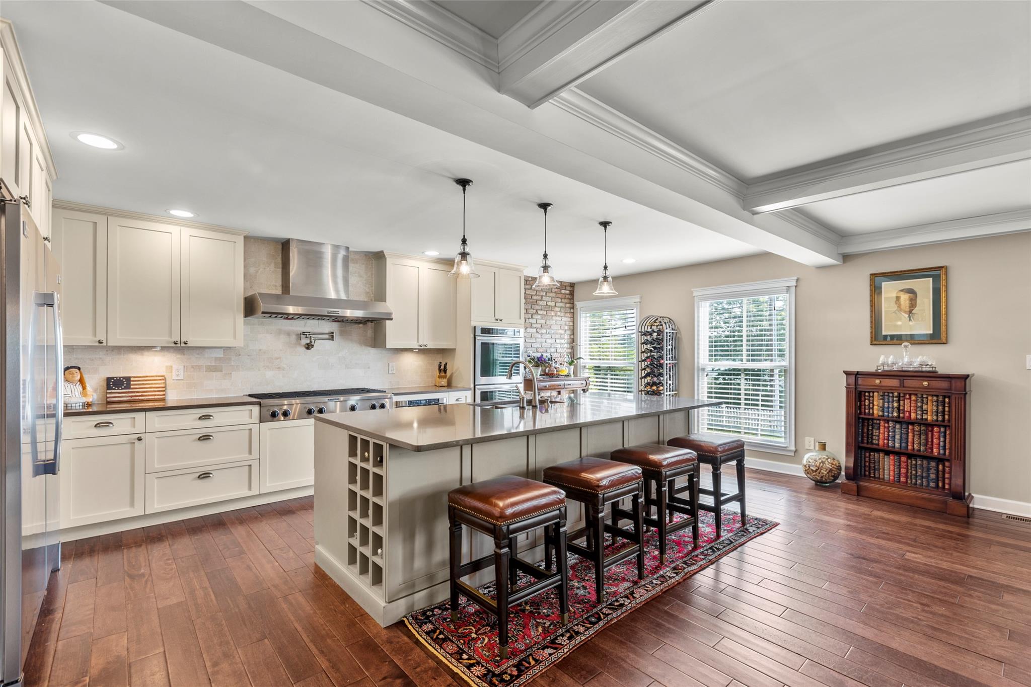 16 Dyke Road, Setauket, NY 11733